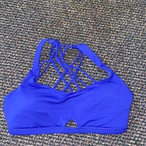 lululemon free to be bra size 6. Never worn and in good condition!